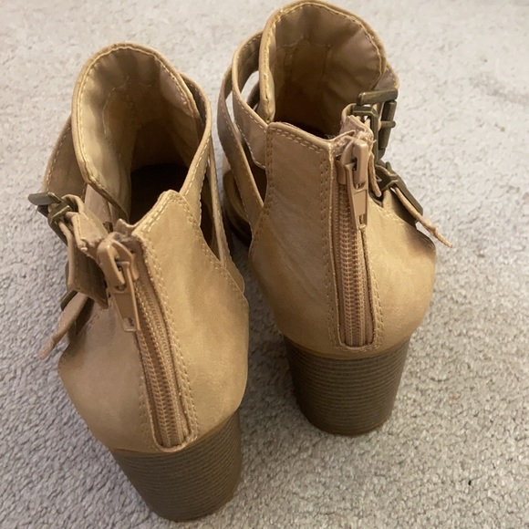 Booties 🤩 - Picture 2 of 4